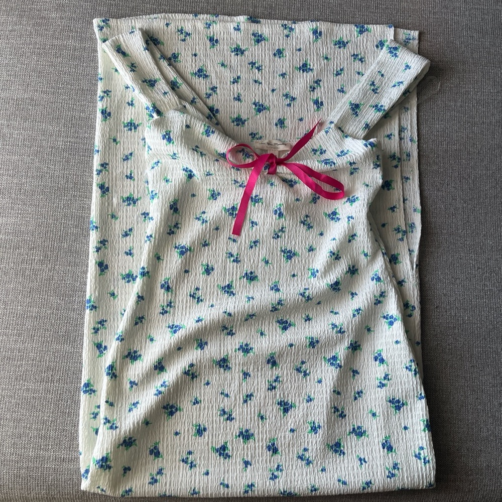 NWT See You Monday White with Blue Floral Pattern Dress Size Small